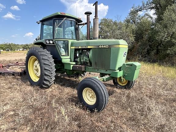 Image of John Deere 4440 equipment image 2