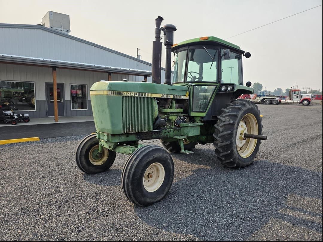 Image of John Deere 4440 Primary image