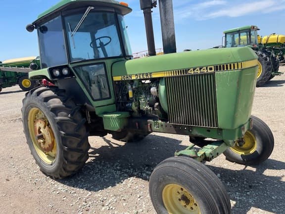 Image of John Deere 4440 equipment image 1