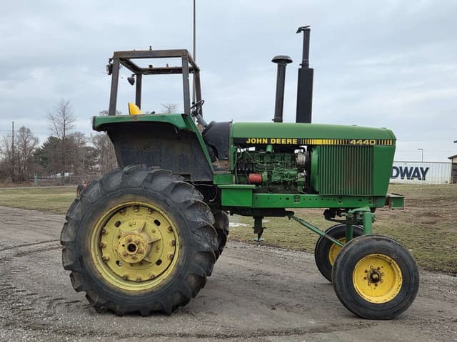 Image of John Deere 4440 equipment image 3