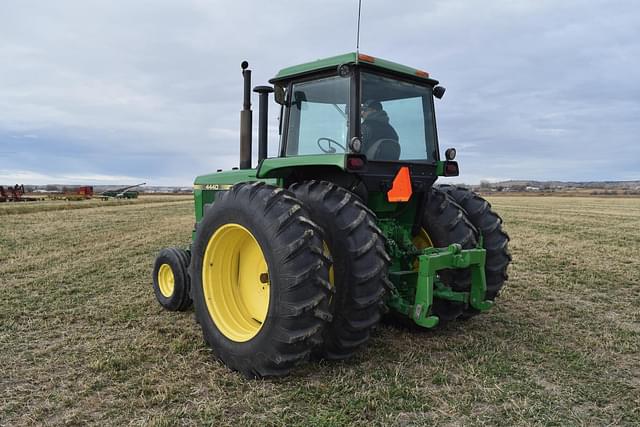 Image of John Deere 4440 equipment image 4