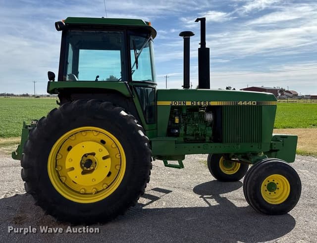 Image of John Deere 4440 equipment image 3