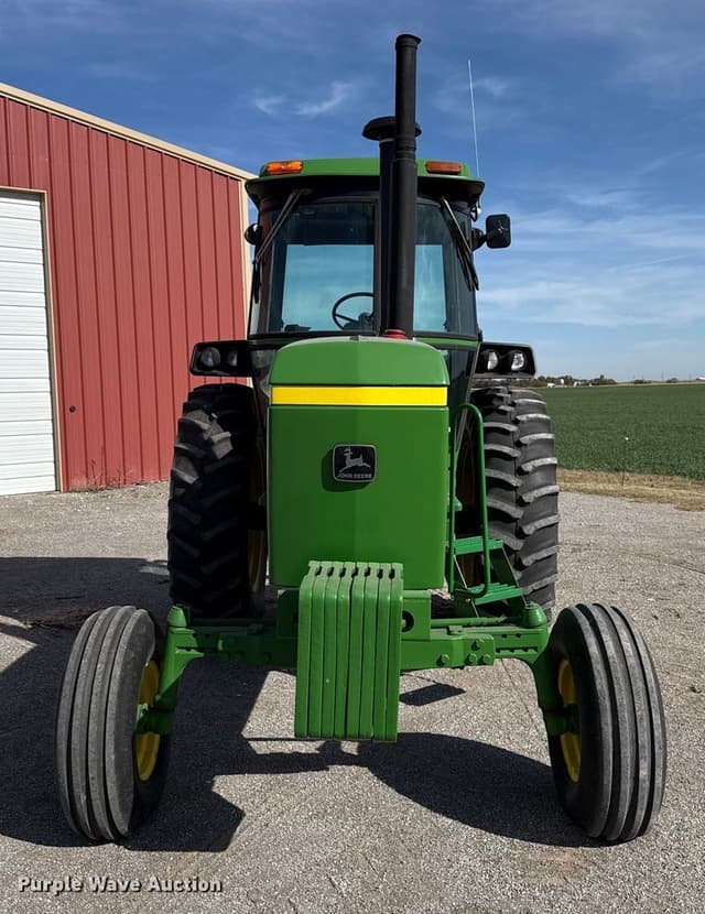 Image of John Deere 4440 equipment image 1