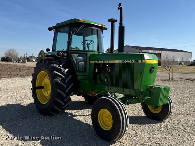 Image of John Deere 4440 equipment image 2