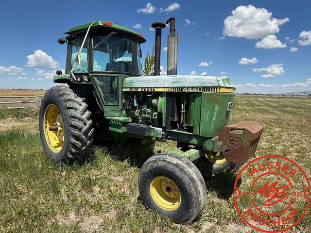 Image of John Deere 4440 equipment image 1