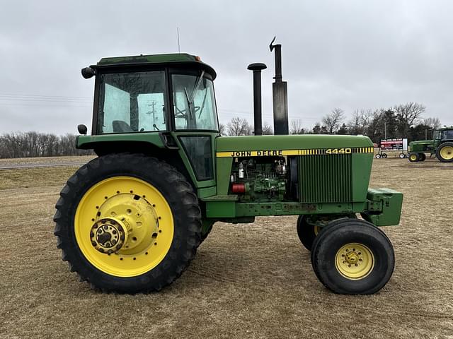 Image of John Deere 4440 equipment image 3