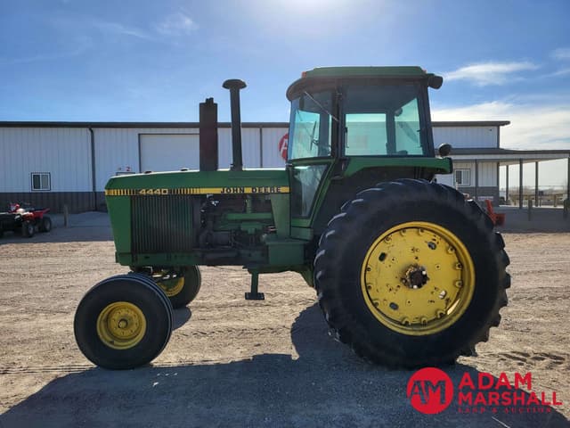 Image of John Deere 4440 equipment image 4
