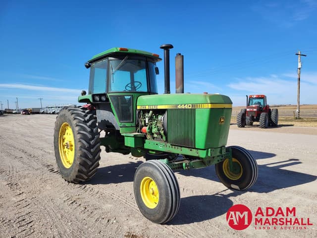 Image of John Deere 4440 equipment image 1