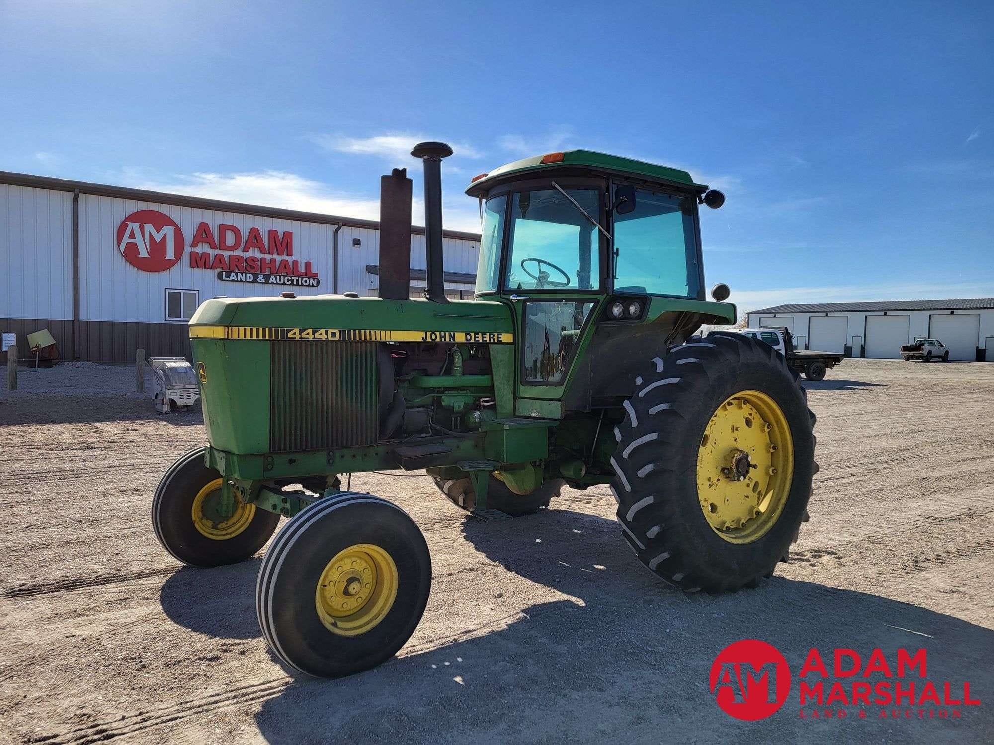 1980 John Deere 4440 Equipment Image0