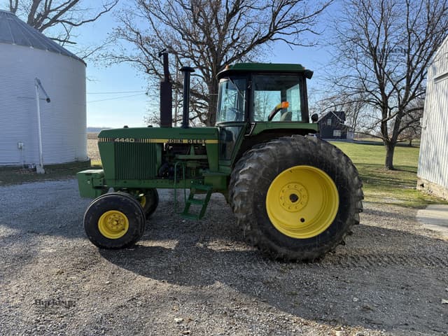 Image of John Deere 4440H equipment image 1