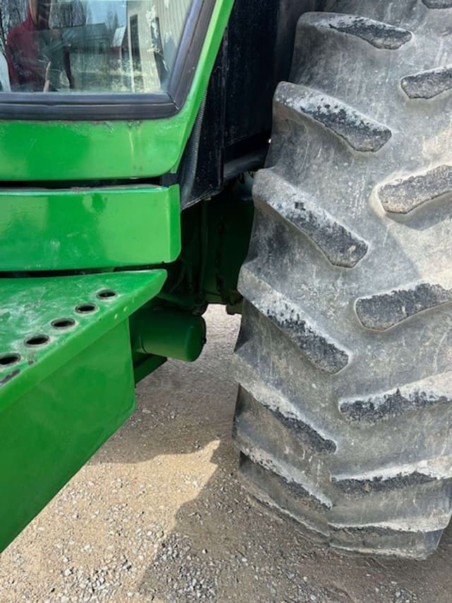 Image of John Deere 4640 equipment image 4