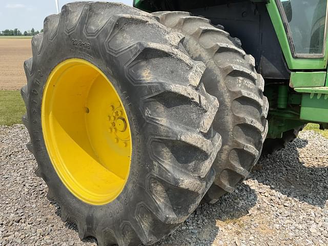 Image of John Deere 4840 equipment image 3