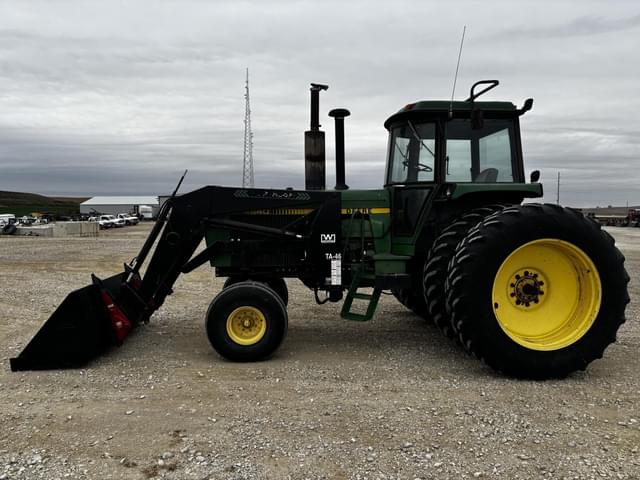 Image of John Deere 4840 equipment image 1