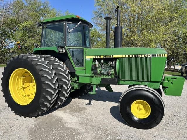 Image of John Deere 4840 equipment image 1