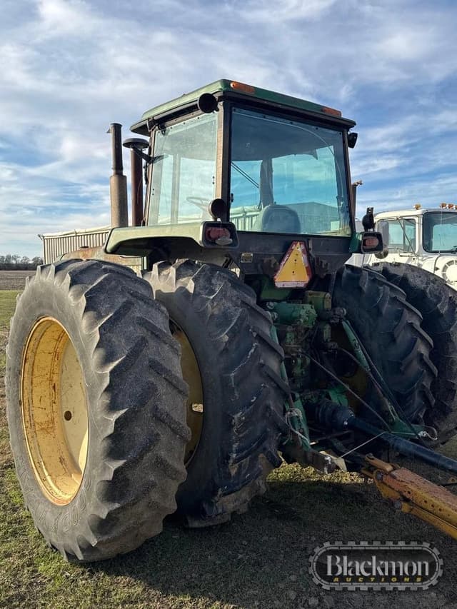 Image of John Deere 4840 equipment image 2