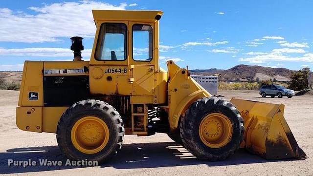 Image of John Deere 544B equipment image 3