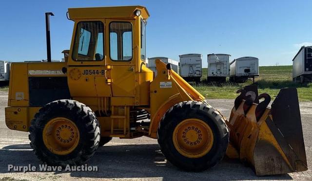 Image of John Deere 544B equipment image 3