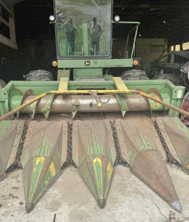 Image of John Deere 5460 equipment image 1