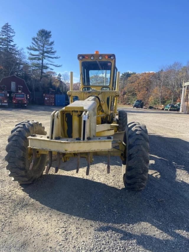 Image of John Deere 570A equipment image 1