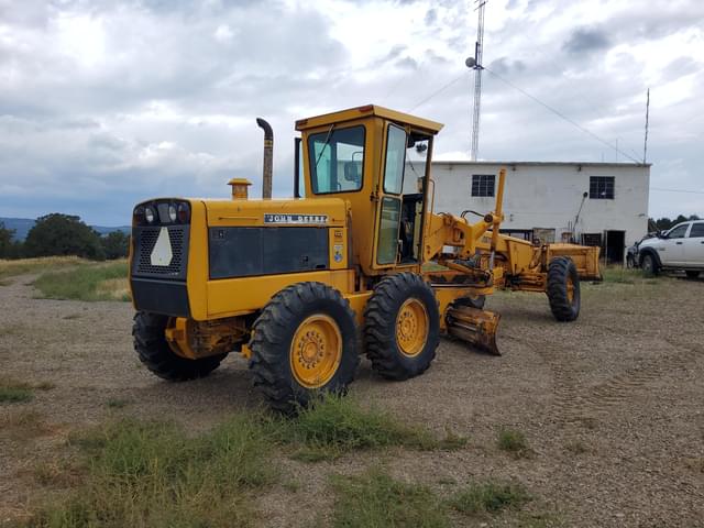 Image of John Deere 670A equipment image 2
