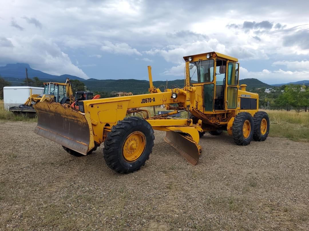 Image of John Deere 670A Primary image