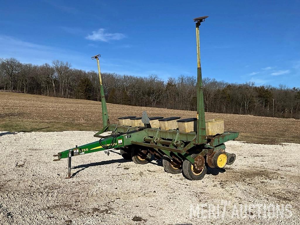 Image of John Deere 7000 Primary image