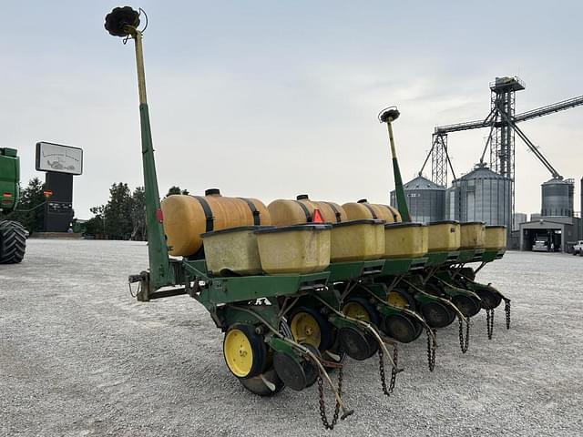 Image of John Deere 7000 equipment image 3