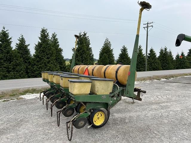 Image of John Deere 7000 equipment image 2
