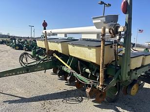 Main image John Deere 7000 4