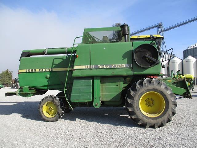 Image of John Deere 7720 equipment image 2