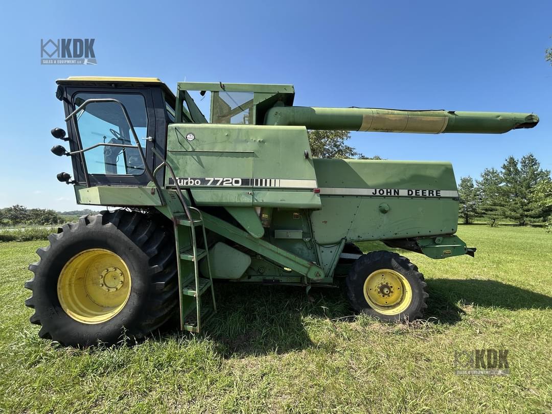 Image of John Deere 7720 Primary image