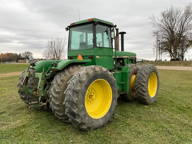 Image of John Deere 8440 equipment image 4