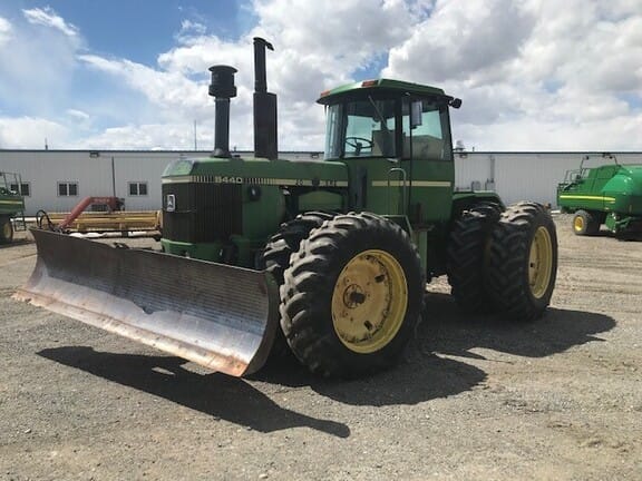 Main image John Deere 8440