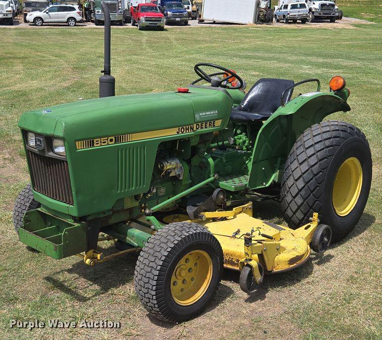 Image of John Deere 850 Primary image