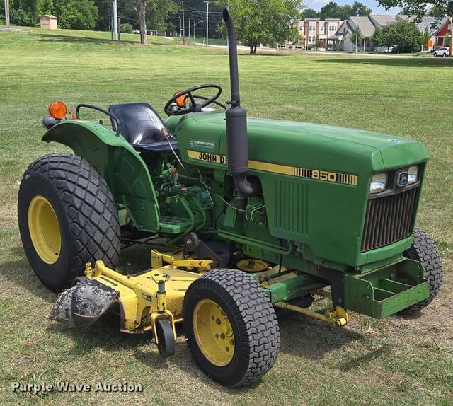Image of John Deere 850 equipment image 2