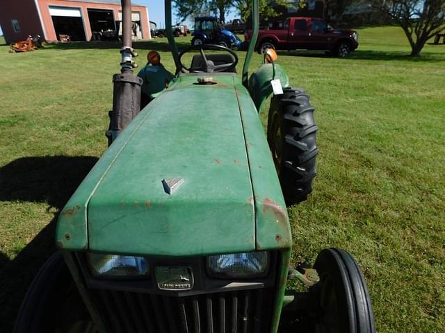 Image of John Deere 850 equipment image 2