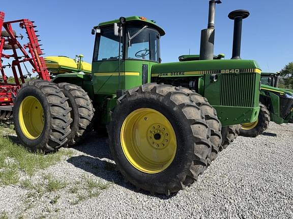 Image of John Deere 8640 Primary image