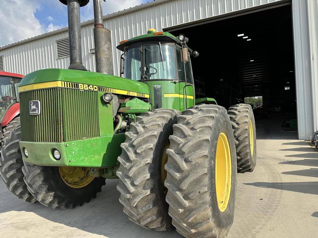 Image of John Deere 8640 Primary image