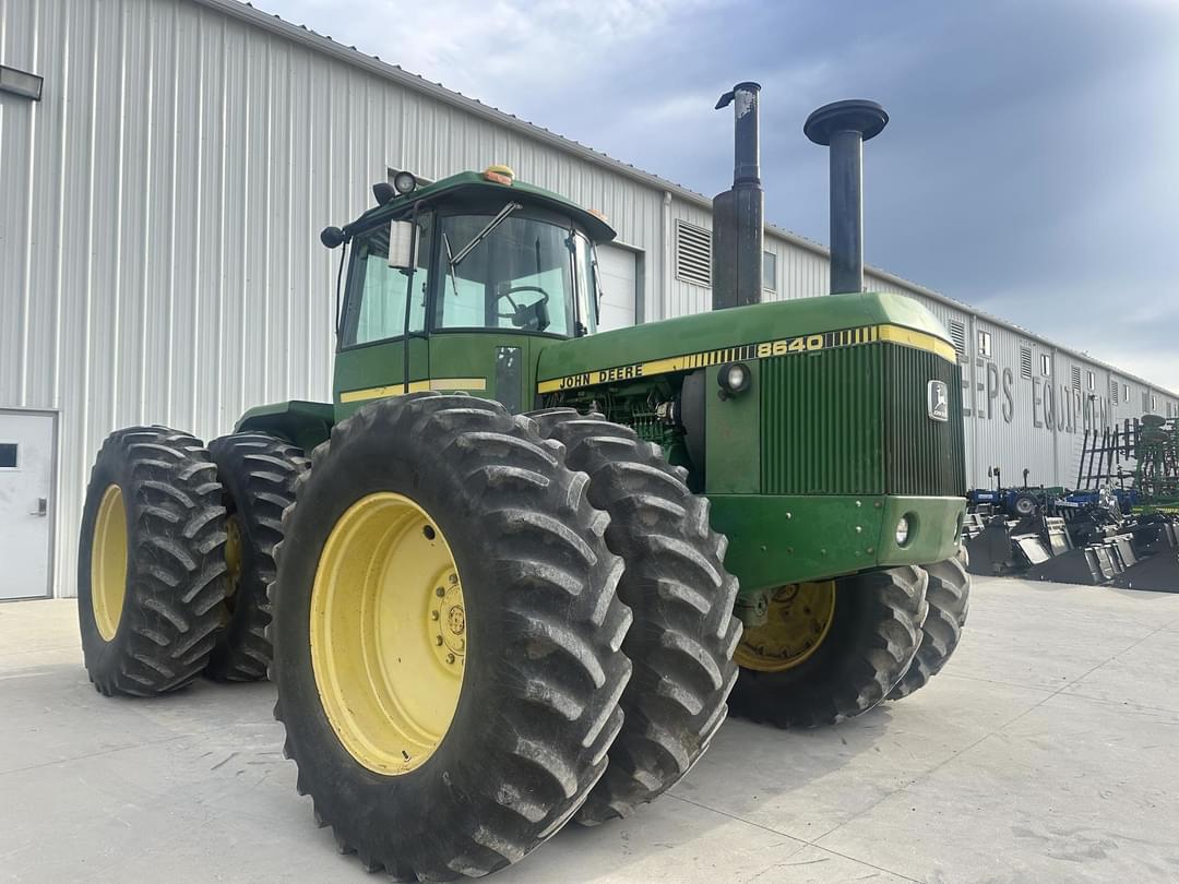 Image of John Deere 8640 Primary image