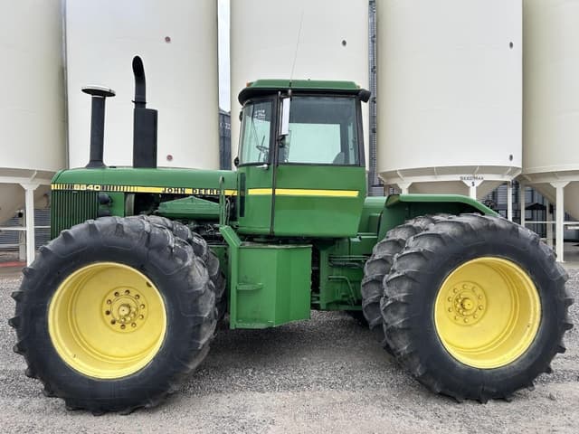 Image of John Deere 8640 equipment image 1