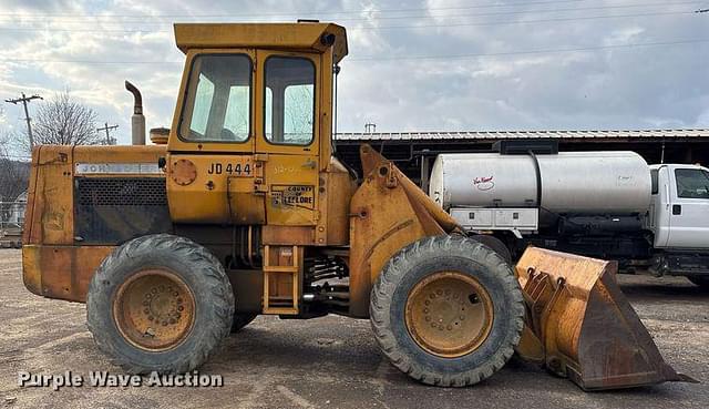 Image of John Deere 444 equipment image 3