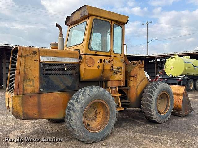 Image of John Deere 444 equipment image 4