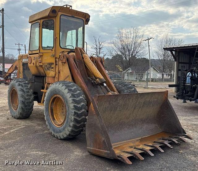 Image of John Deere 444 equipment image 2