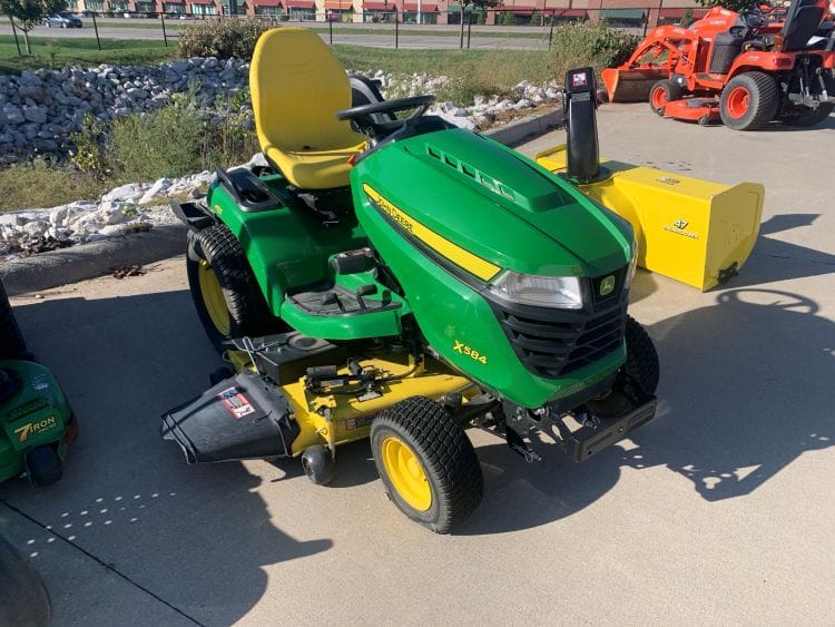 2018 John Deere X584 Equipment Image0