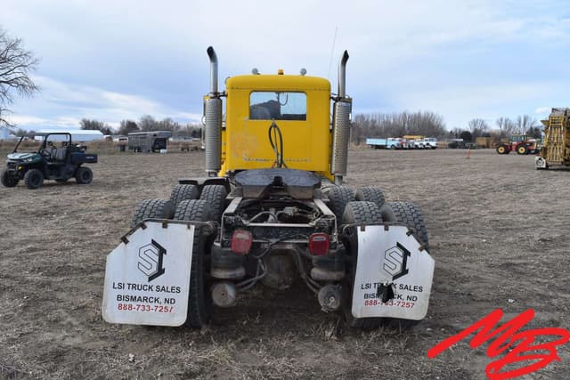 Image of Kenworth W900A equipment image 4