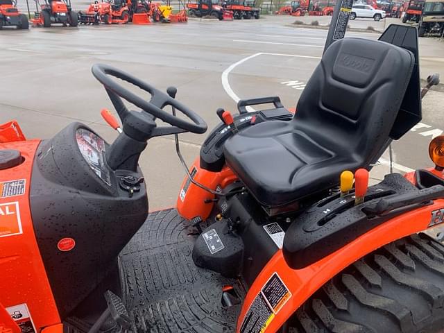 Image of Kubota B2620HSD equipment image 4