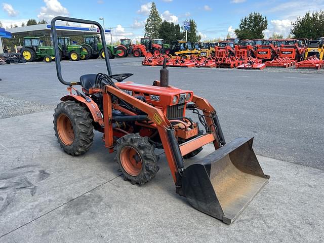 Image of Kubota B7100 equipment image 3