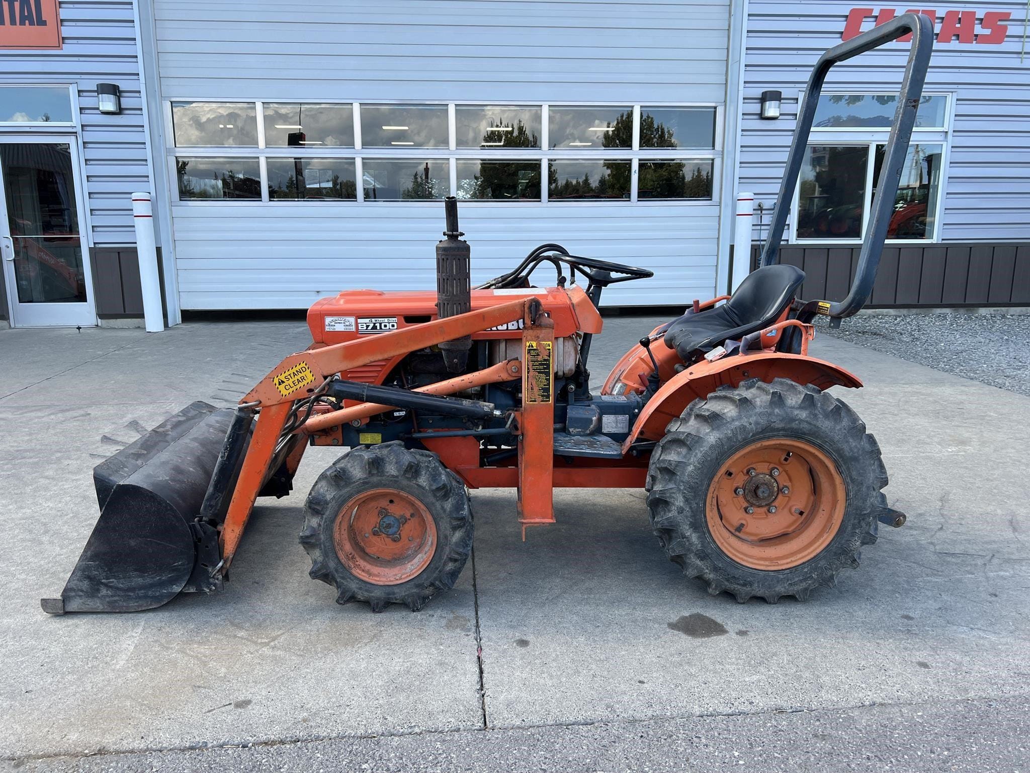 1980 Kubota B7100 Equipment Image0