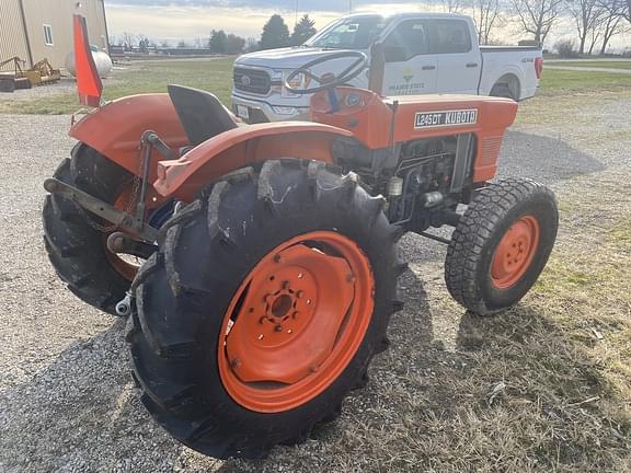 Image of Kubota L245 equipment image 3