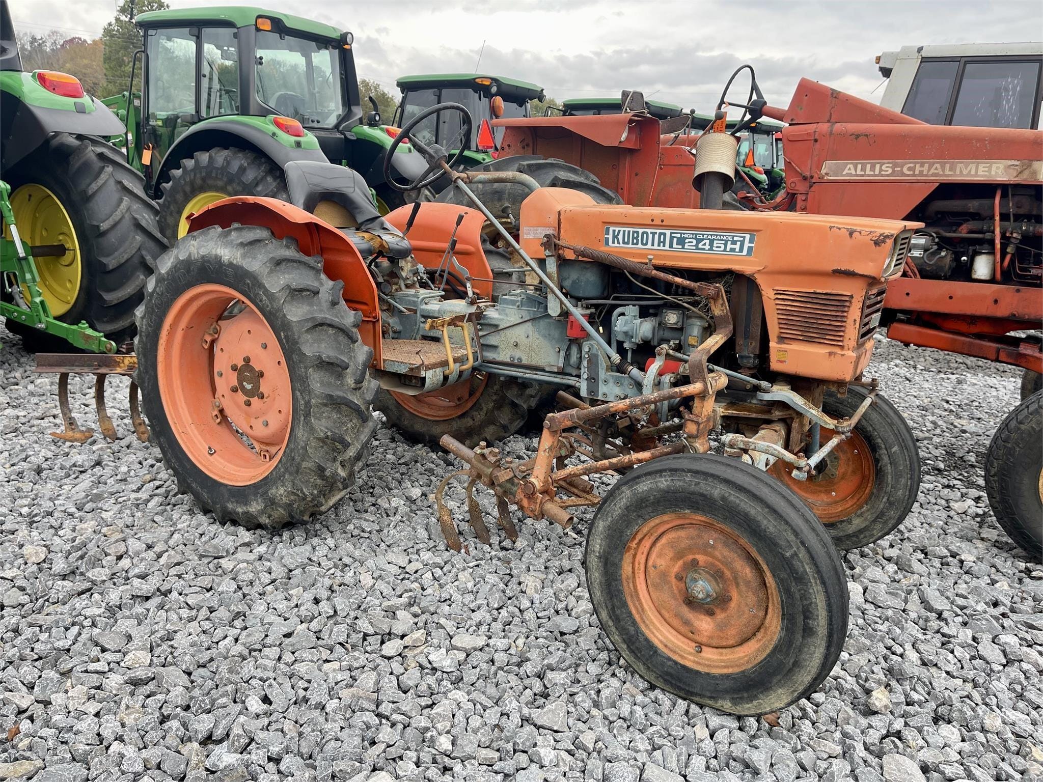 1980 Kubota L245H Equipment Image0